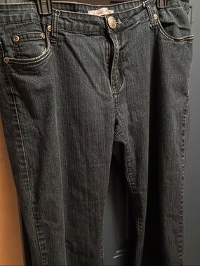 Rock & Republic Black Embroidered Back-Pocket Jeans